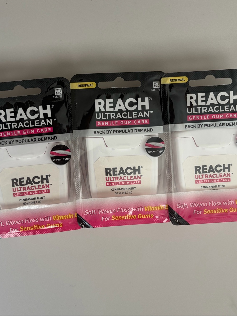 (3) Reach UltraClean Gentle Gum Care  Cinnamon Mint 50 Yd Soft Woven Floss New!